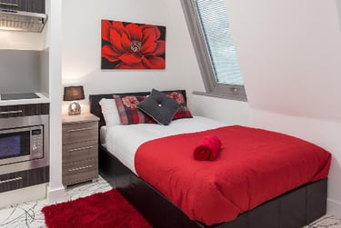 1 bed studio, Queens Terrace, City Centre, Southampton, SO143LR - Image 2